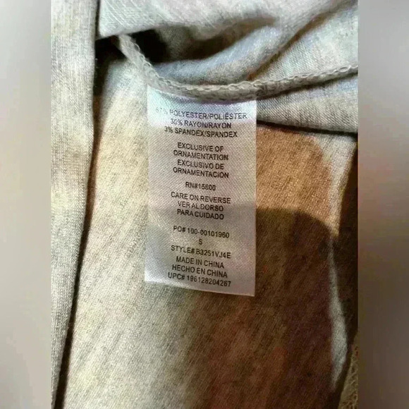 COPY - Democracy Core Essential women’s size Small animal print puff sleeve t s… - Picture 6 of 8